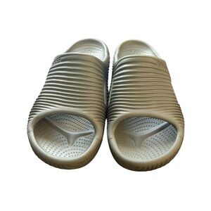 Crocs Mellow Tide Recovery slides
